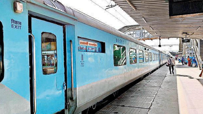 Bizmen want timings of Shatabdi changed