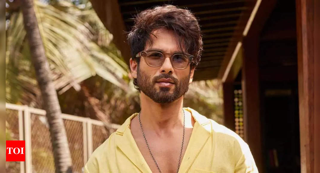 Shahid Kapoor slashes his fee by Rs 15 crore for Malayalam director Rosshan Andrrews next: Report | Hindi Movie News