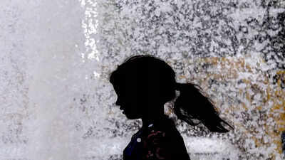 Delhi's maximum temperature settles at 41.8 degrees Celsius, two notches above normal