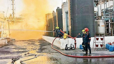 Gas leak at pharma unit sparks fire; 1 worker dies, 5 others hurt