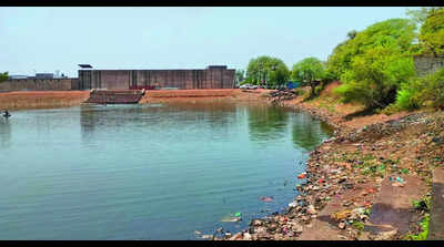 Poor upkeep & garbage dumping turns Birgaon’s Vyas lake into sewage pond