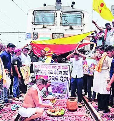 Puja at Puri stn to avert Bahanaga-like accident