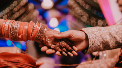 Bride calls off marriage after groom gets drunk during jaimala ceremony