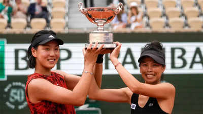 Hsieh, Wang win French Open women's doubles title