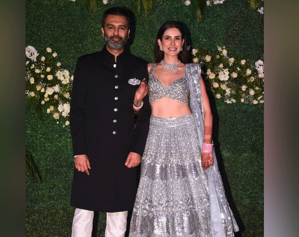
A starry wedding reception for Sonnalli Seygall and Ashesh Sajnani
