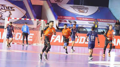 Maharashtra Ironmen thrash Golden Eagles Uttar Pradesh in Premier Handball League; Delhi Panzers post first win
