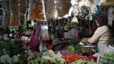 Retail inflation dips to 25-month low in May as food prices ease