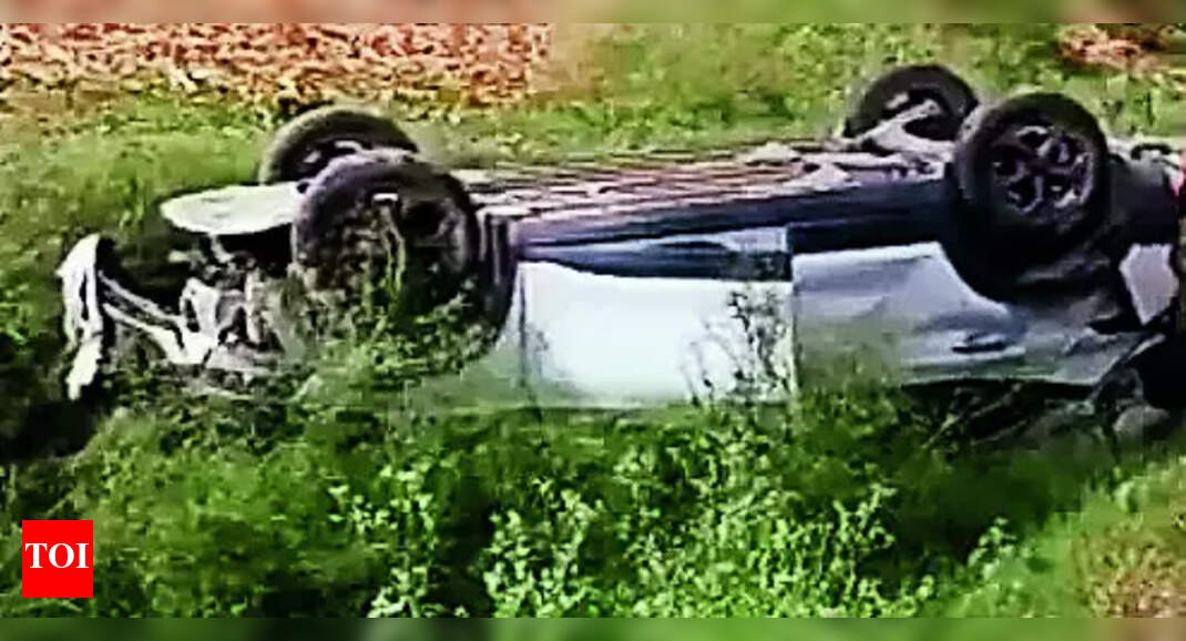 Car Runs Over People Sitting By Roadside, 3 Killed Kanpur News