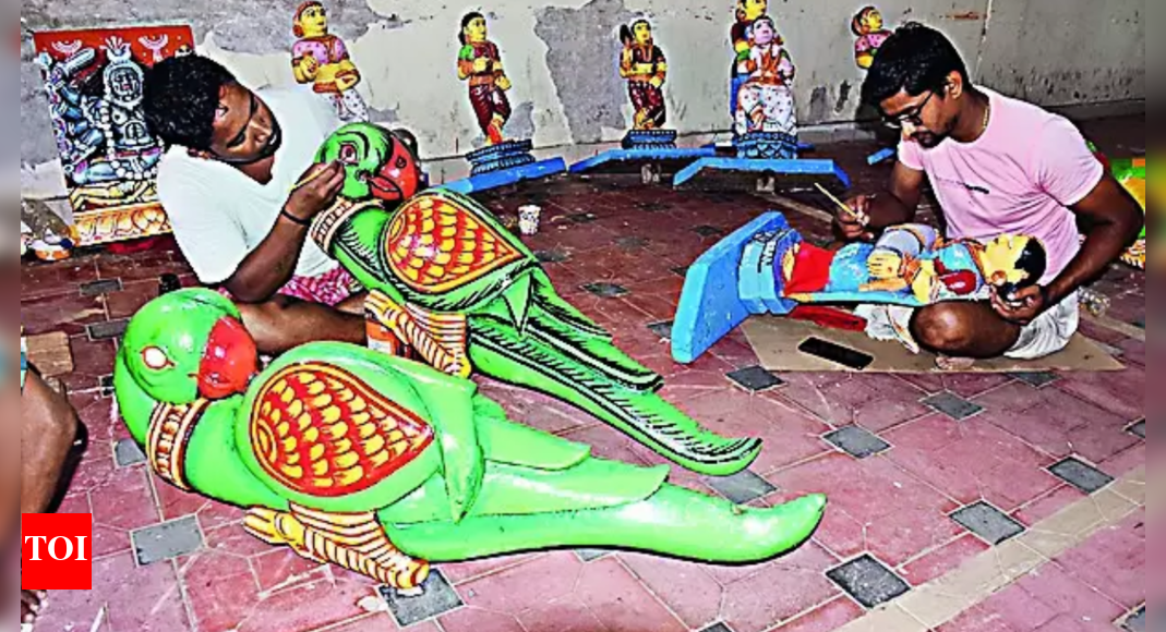 Servitors Asked Not To Lean, Rest On Deities' Arms On Chariots | Bhubaneswar News - Vimarsana News