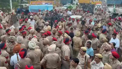 Police lift up farmers' protest in Patiala, several detained