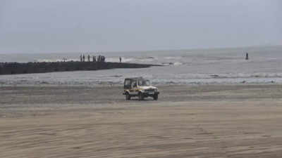 Three boys drown in rough sea off Mumbai coast, one still missing