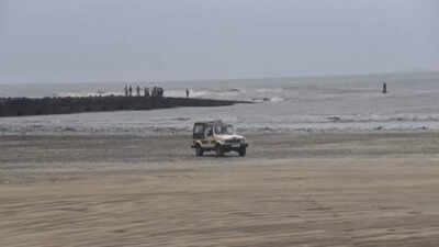 All four boys who went missing after venturing into rough sea in Mumbai found dead