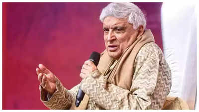 Did you know Javed Akhtar wrote ‘Tum Ko Dekha’ in nine minutes, after downing ‘eight or nine pegs’?