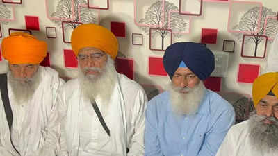 Parallel Akal Takht jathedar offers to sink differences with Giani Harpreet Singh