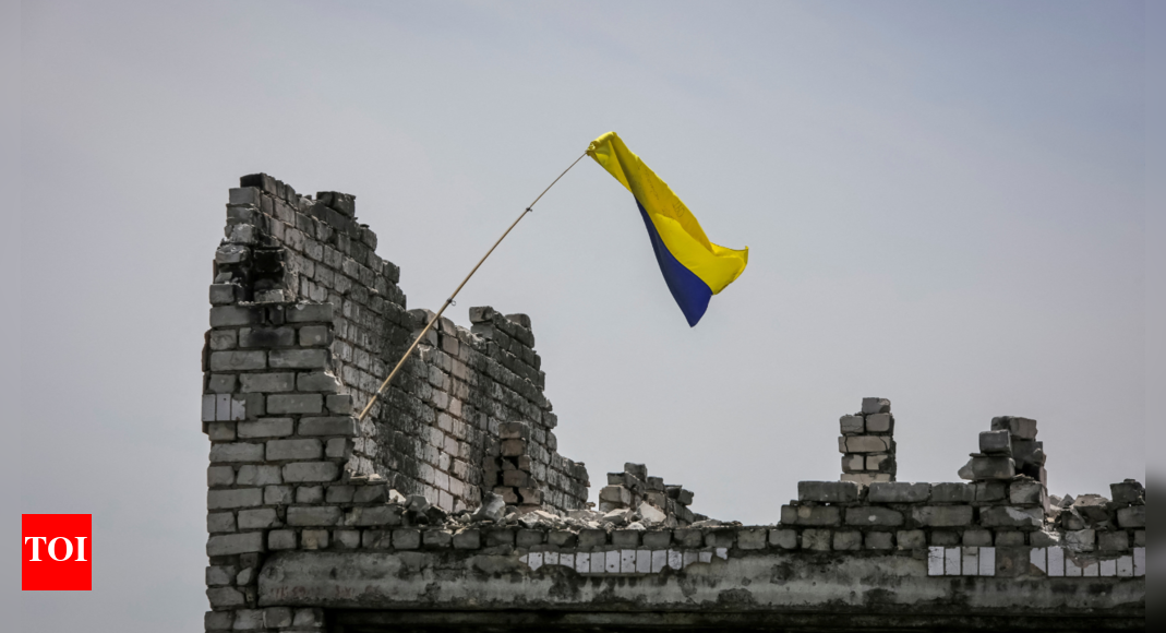 Ukrainian flag, Russian corpses evidence of Kyiv’s advance in south