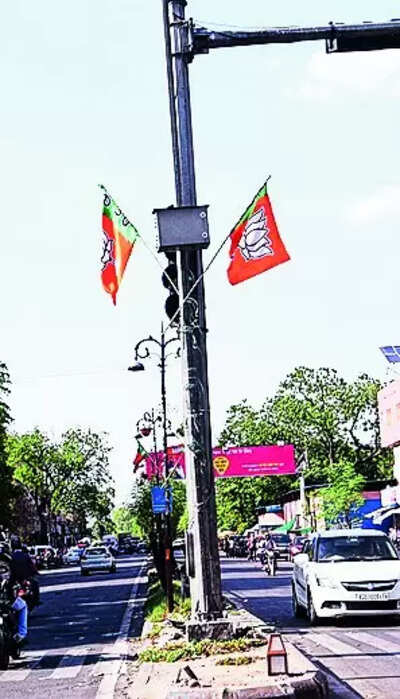 City’s traffic signals stand invisible