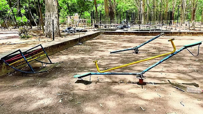 Revamped in 2018, Morhabadi park equipment lie defunct