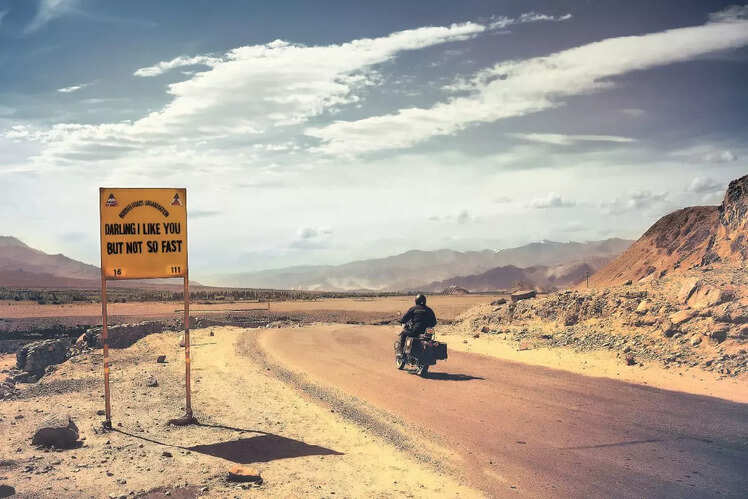 Leh - Pangong Tso (224 km)