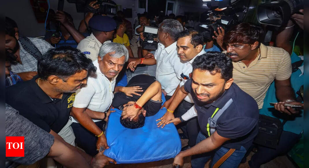 Senthil Balaji Latest News: Political sparks fly as ED arrests DMK minister V Senthil Balaji Senthil Balaji Latest News: Political sparks fly as ED arrests DMK minister V Senthil Balaji