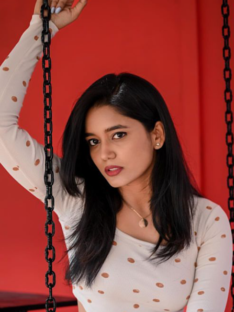 In Pics: Glamorous looks of Sreesha Nulu | Times of India