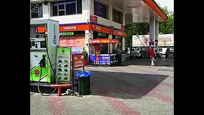 Pvt retailers slash fuel rates by ₹1, no relief at PSU pumps