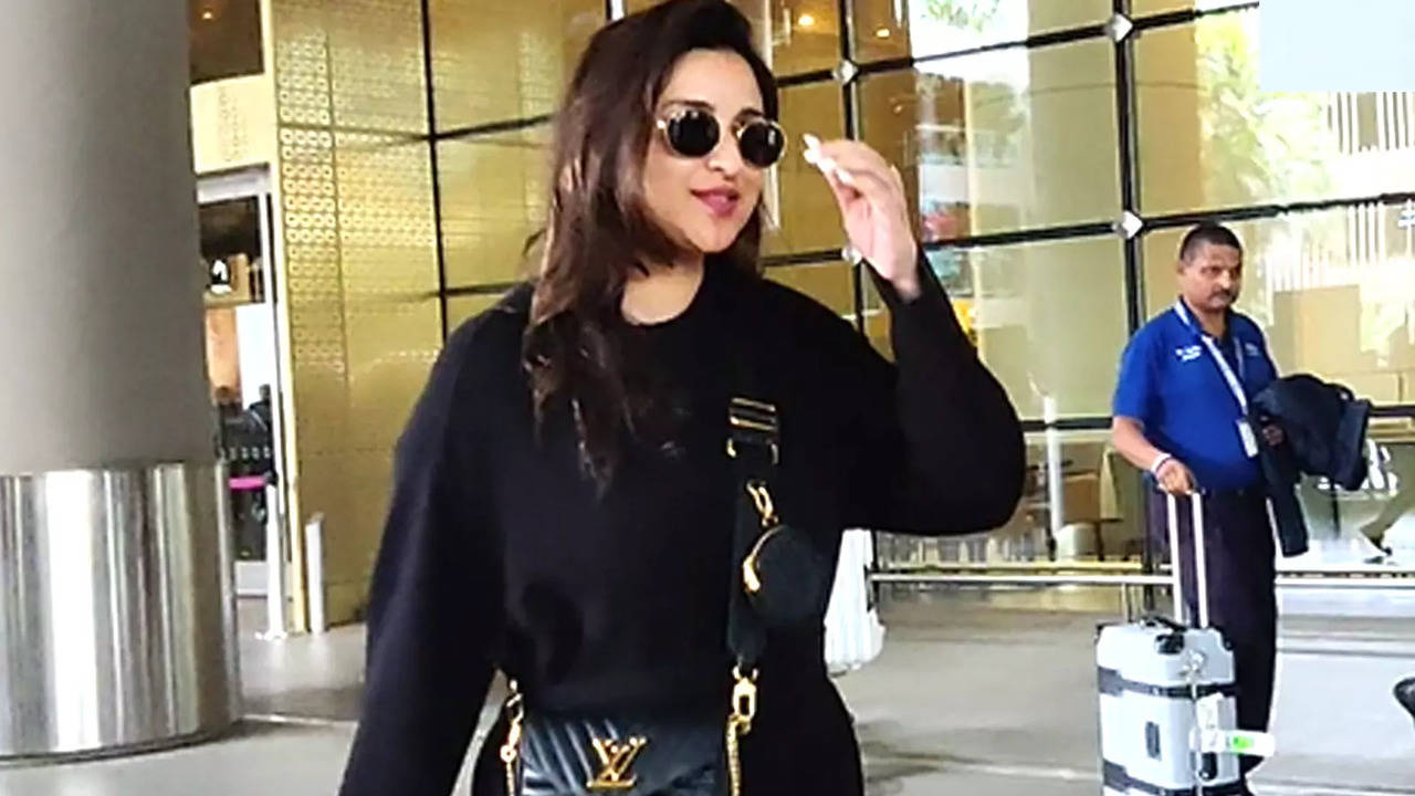Guess the price of Parineeti Chopra's black airport bag - Times of India