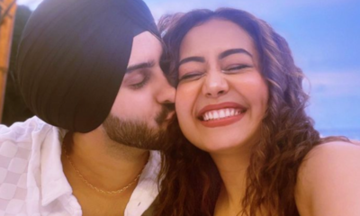 Neha Kakkar Chudai - Neha Kakkar shuts divorce rumours with hubby Rohanpreet Singh, posts an  adorable picture with him - Times of India