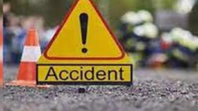 30 passengers injured as bus rams into truck in UP's Budaun | Lucknow News  - Times of India