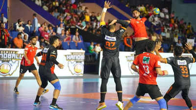 Maharashtra Ironmen tighten their hold on the top spot beating Delhi Panzers in a high-octane PHL match