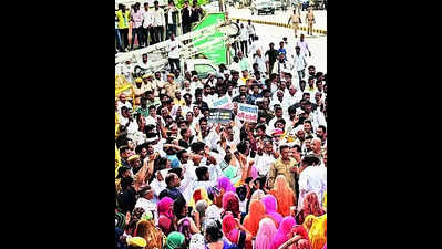 Supporters rally behind Cong neta Akhtar in Ajmer