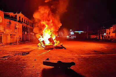 Mob vandalises BJP office, burns down house in Manipur
