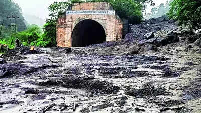 Mudslide blocks NH-6 connecting Meghalaya with Silchar; police say avoid route