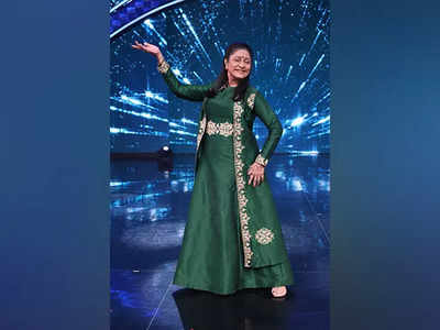 Aruna Irani recalls shooting for the song 'Dekha Na Haye Re' with Big B