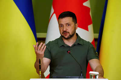 On Father's Day, Volodymyr Zelenskyy praises 'brave' soldiers fighting
