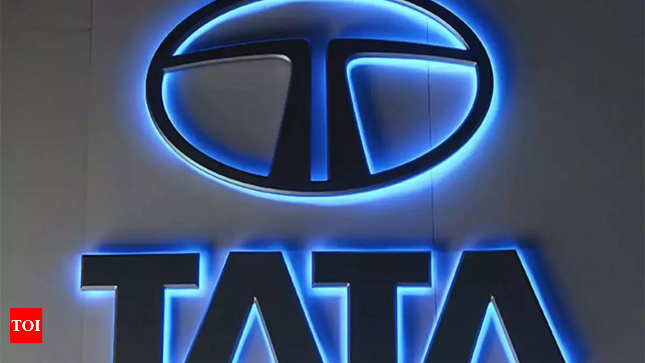 Tata Play: Broadband, OTT may keep Tata Play in good stead amid DTH dip -  The Economic Times