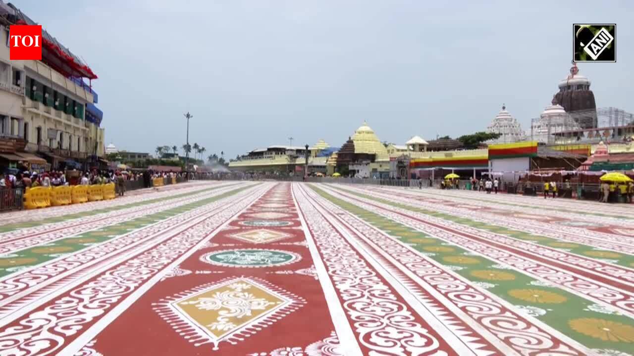 devotees: Odisha: Devotees throng Lord Jagannath Temple for Nabajoubana ...