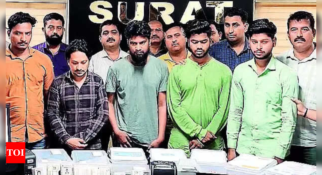 Fake Aadhaar Pan Making Scam Busted Five Held Surat News Times Of India