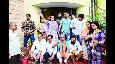 BJP councillors want JMC-Heritage mayor to quit, stage protest