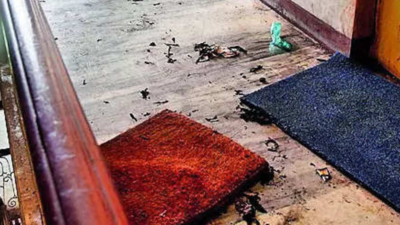 Man sets self on fire in front of wife, sons in busy office building in Kolkata