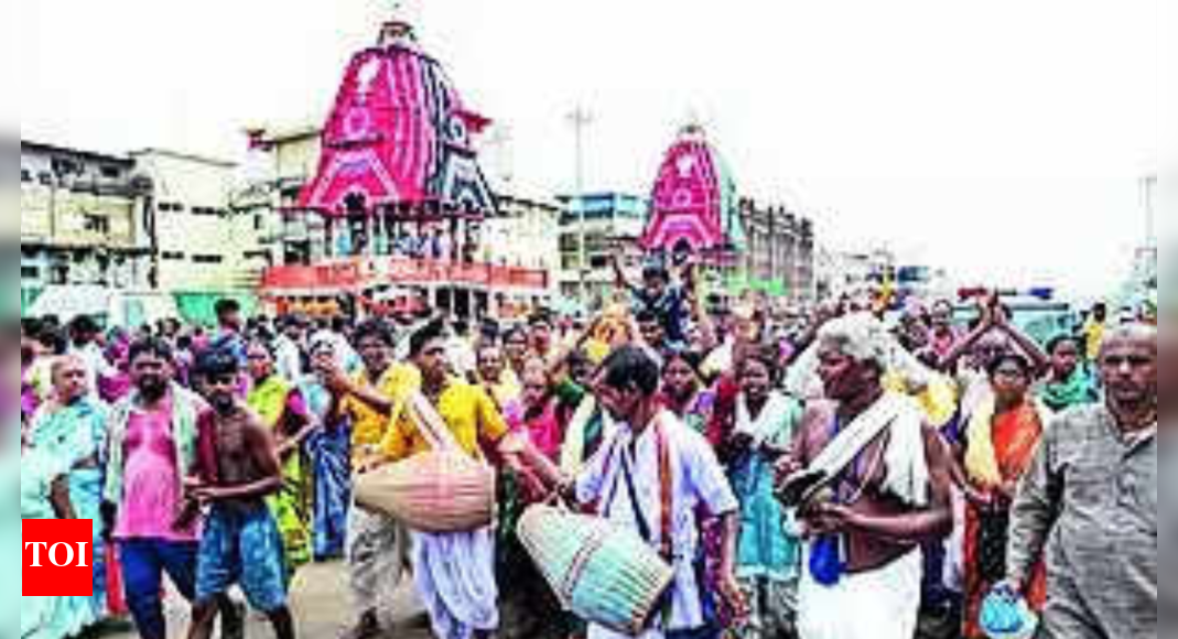 Sun, rain fail to deter the spirit of devotees | Bhubaneswar News - Vimarsana News