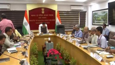 Delhi: Union Health Minister chairs high-level meeting to review preparedness for heatwaves