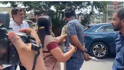Video of Independent MLA slapping civic engineer in Mira-Bhayander goes viral