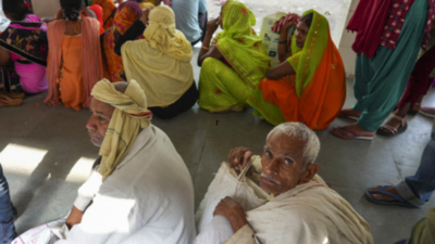 UP: After Ballia, 54 deaths in Deoria due to heatwave in last 24 hours