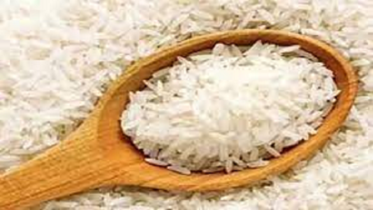 rice: Low-income families: Karnataka to pay cash in lieu of 5 kg rice - The  Economic Times