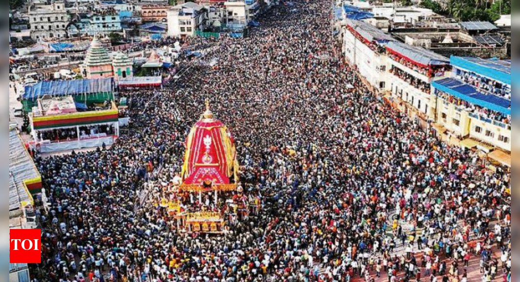Puri: Massive surge in Puri as 10 lakh devotees take part in Rath Yatra | Bhubaneswar News - Vimarsana News