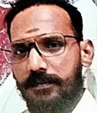 Welding history and art together, Maha Shivaji statue to be ready in a yr