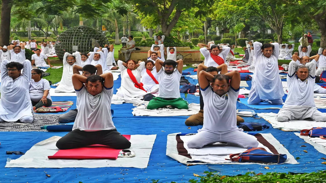 Yoga Day Special: India's 7 most renowned Yoga Gurus who redefined Yoga  internationally – India TV