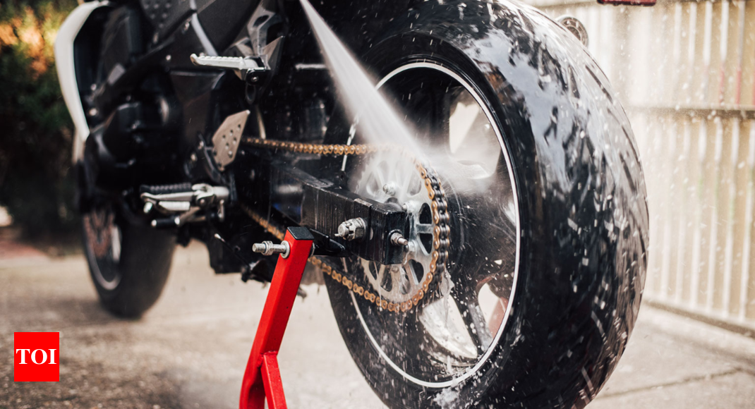 Quick Tips: Motorcycle Chain Cleaning and Lube