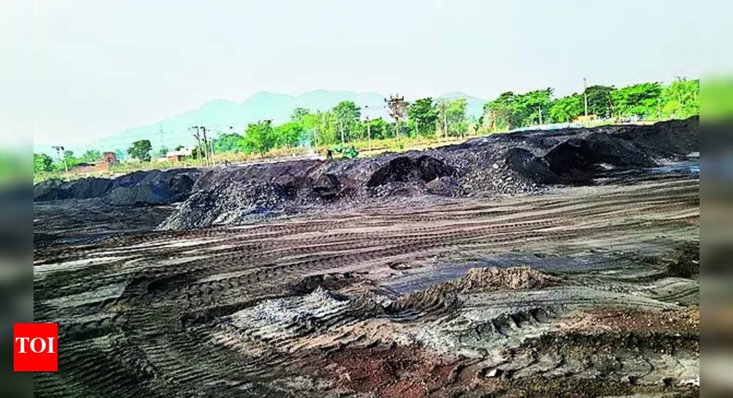 Ramgarh: Fire At Ramgarh Rly Siding Coal Dump Finally Doused | Ranchi News - Vimarsana News