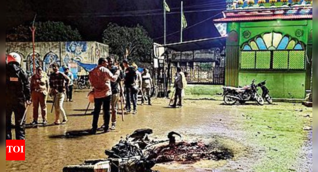 Man shares provocative posts on religious structure razing, booked | Rajkot News - Vimarsana News